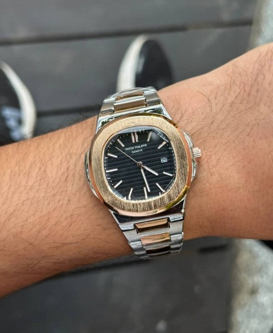 Patek_philippe Nautilus Steel Sun Moon Silver-Black